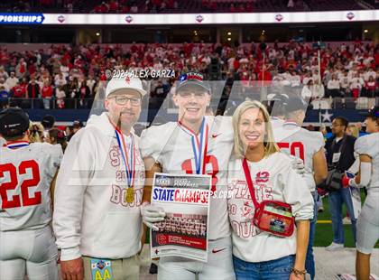 Thumbnail 1 in Columbus @ Malakoff (UIL 3A Division I Football Final) photogallery.
