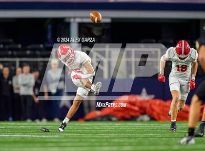 Thumbnail 2 in Columbus @ Malakoff (UIL 3A Division I Football Final) photogallery.