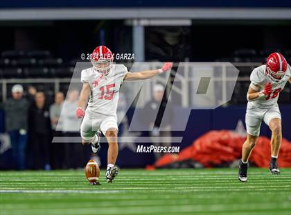Thumbnail 1 in Columbus @ Malakoff (UIL 3A Division I Football Final) photogallery.