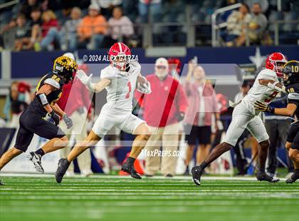 Thumbnail 1 in Columbus @ Malakoff (UIL 3A Division I Football Final) photogallery.