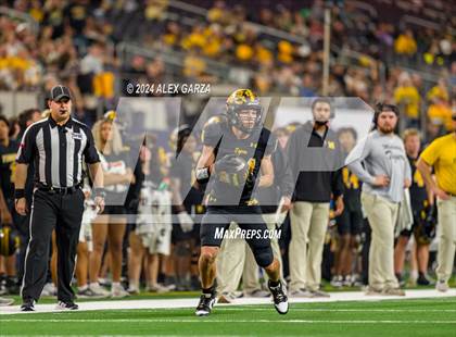 Thumbnail 3 in Columbus @ Malakoff (UIL 3A Division I Football Final) photogallery.