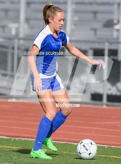 Thumbnail 2 in Desert Ridge vs. Fountain Hills (Coyote Classic Tournament ) photogallery.