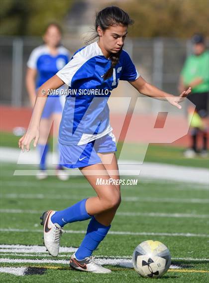 Thumbnail 1 in Desert Ridge vs. Fountain Hills (Coyote Classic Tournament ) photogallery.