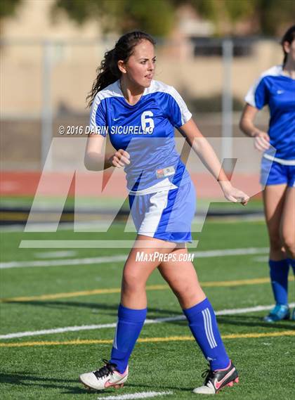 Thumbnail 2 in Desert Ridge vs. Fountain Hills (Coyote Classic Tournament ) photogallery.