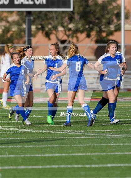 Thumbnail 2 in Desert Ridge vs. Fountain Hills (Coyote Classic Tournament ) photogallery.