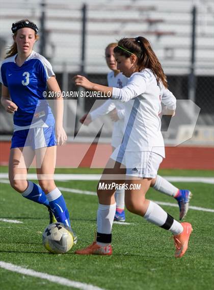 Thumbnail 1 in Desert Ridge vs. Fountain Hills (Coyote Classic Tournament ) photogallery.