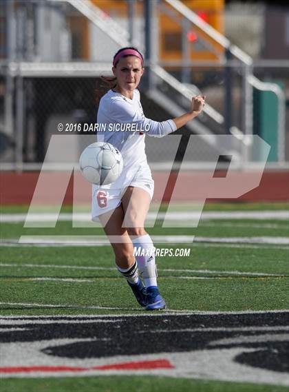 Thumbnail 2 in Desert Ridge vs. Fountain Hills (Coyote Classic Tournament ) photogallery.