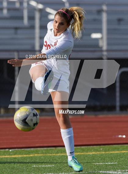 Thumbnail 2 in Desert Ridge vs. Fountain Hills (Coyote Classic Tournament ) photogallery.