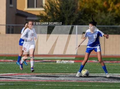 Thumbnail 3 in Desert Ridge vs. Fountain Hills (Coyote Classic Tournament ) photogallery.