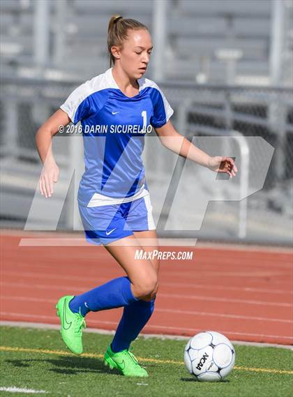 Thumbnail 1 in Desert Ridge vs. Fountain Hills (Coyote Classic Tournament ) photogallery.