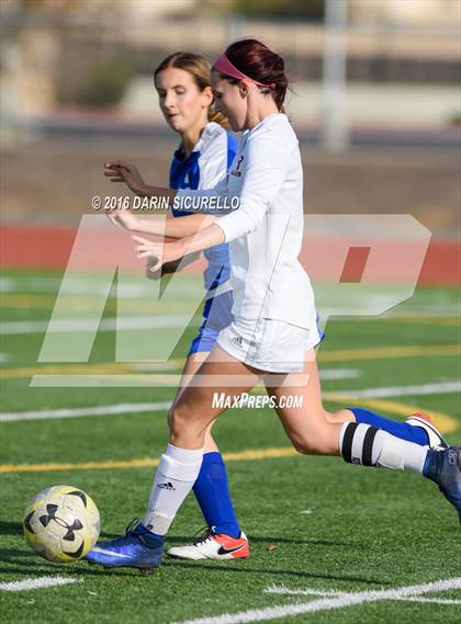 Thumbnail 2 in Desert Ridge vs. Fountain Hills (Coyote Classic Tournament ) photogallery.