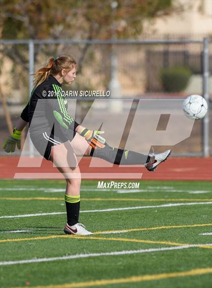 Thumbnail 2 in Desert Ridge vs. Fountain Hills (Coyote Classic Tournament ) photogallery.
