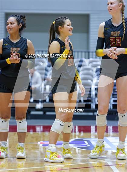 Thumbnail 1 in The Woodlands vs. Dripping Springs (UIL 6A Semifinal) photogallery.