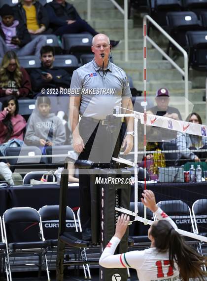 Thumbnail 2 in The Woodlands vs. Dripping Springs (UIL 6A Semifinal) photogallery.