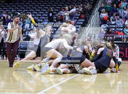 Thumbnail 1 in The Woodlands vs. Dripping Springs (UIL 6A Semifinal) photogallery.