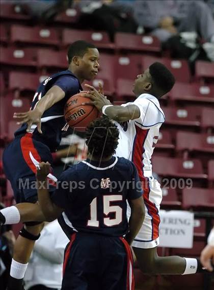 Thumbnail 3 in Modesto Christian vs. Christian Brothers (CIF SJS D4 Final) photogallery.
