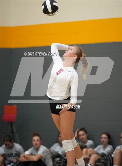 Thumbnail 2 in West Point vs. Coconino photogallery.