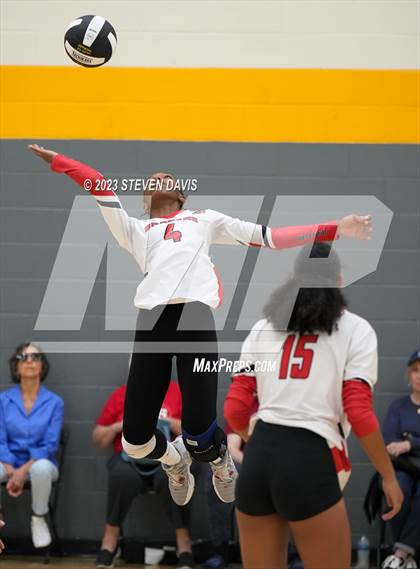 Thumbnail 2 in West Point vs. Coconino photogallery.