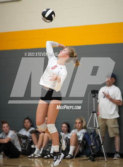 Thumbnail 2 in West Point vs. Coconino photogallery.