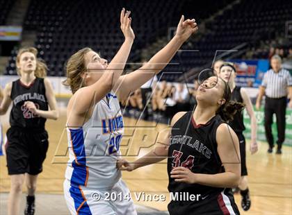 Thumbnail 2 in Kentlake vs. Auburn Mountainview photogallery.