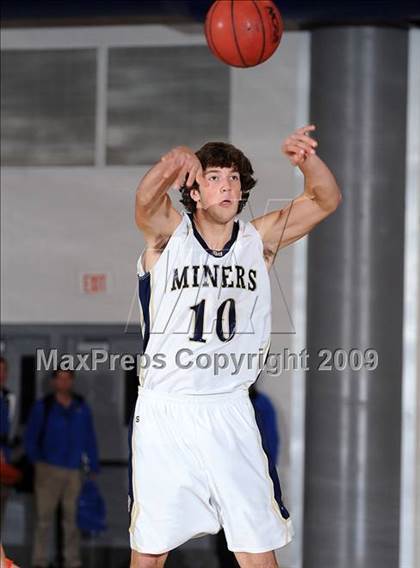Thumbnail 2 in Chico vs. Nevada Union (Les Curry Invitational) photogallery.