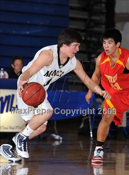 Thumbnail 3 in Chico vs. Nevada Union (Les Curry Invitational) photogallery.