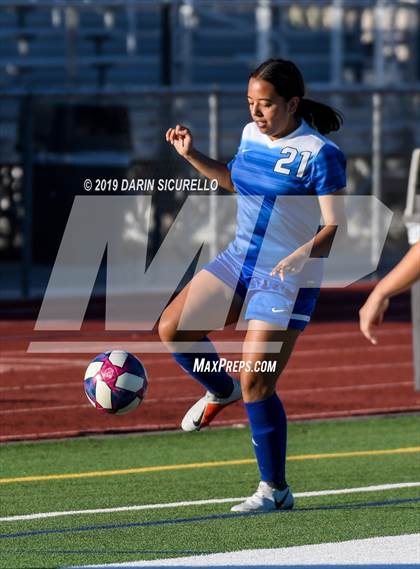 Thumbnail 1 in Mountain View vs. Mesquite (Coyote Classic Tournament) photogallery.