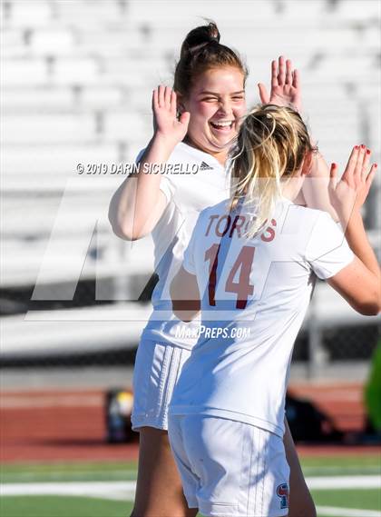 Thumbnail 2 in Mountain View vs. Mesquite (Coyote Classic Tournament) photogallery.