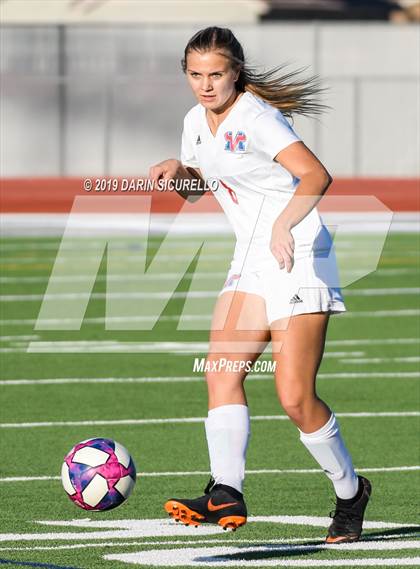 Thumbnail 2 in Mountain View vs. Mesquite (Coyote Classic Tournament) photogallery.