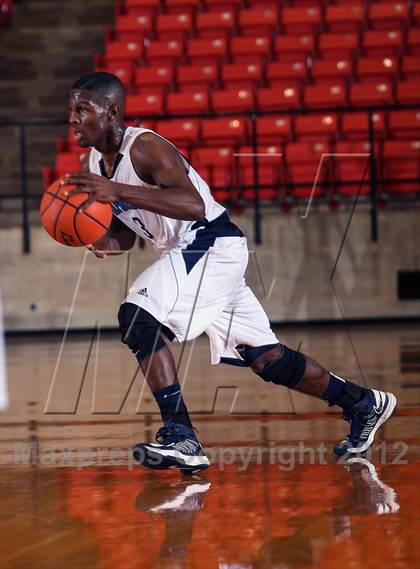 Thumbnail 1 in Mitchell vs. Wyatt [O.D.] (DFW Basketball Challenge) photogallery.