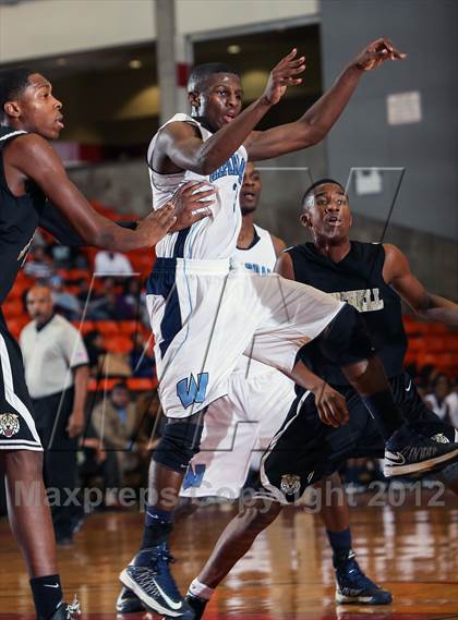 Thumbnail 3 in Mitchell vs. Wyatt [O.D.] (DFW Basketball Challenge) photogallery.