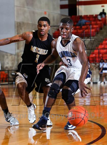 Thumbnail 2 in Mitchell vs. Wyatt [O.D.] (DFW Basketball Challenge) photogallery.