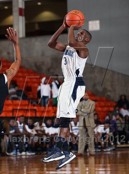 Thumbnail 3 in Mitchell vs. Wyatt [O.D.] (DFW Basketball Challenge) photogallery.