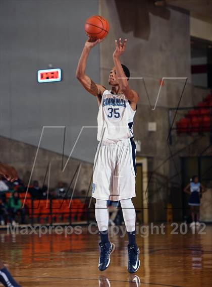 Thumbnail 3 in Mitchell vs. Wyatt [O.D.] (DFW Basketball Challenge) photogallery.