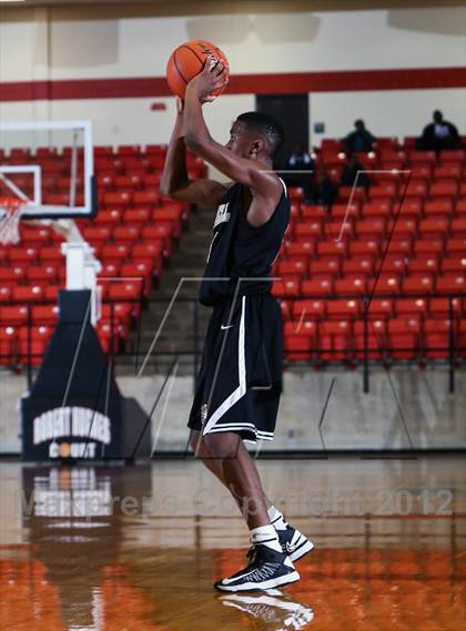 Thumbnail 2 in Mitchell vs. Wyatt [O.D.] (DFW Basketball Challenge) photogallery.