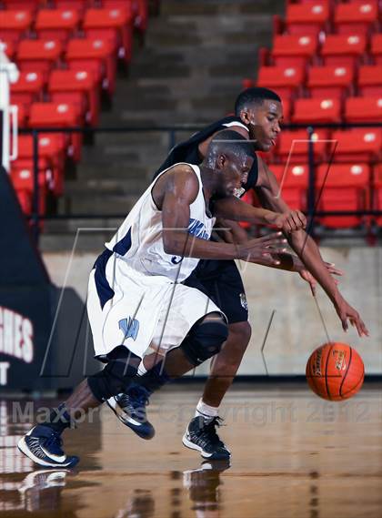 Thumbnail 2 in Mitchell vs. Wyatt [O.D.] (DFW Basketball Challenge) photogallery.