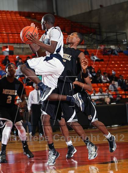 Thumbnail 1 in Mitchell vs. Wyatt [O.D.] (DFW Basketball Challenge) photogallery.