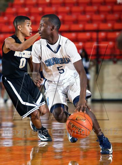 Thumbnail 2 in Mitchell vs. Wyatt [O.D.] (DFW Basketball Challenge) photogallery.