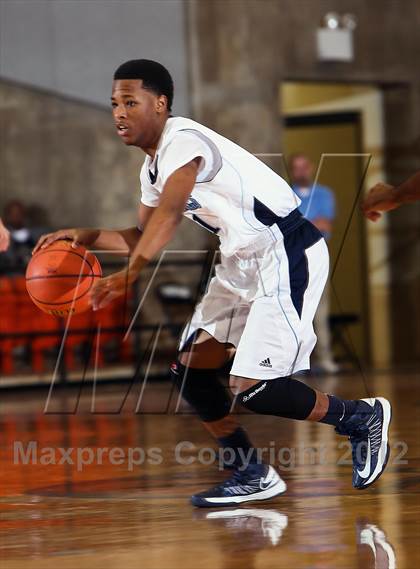 Thumbnail 2 in Mitchell vs. Wyatt [O.D.] (DFW Basketball Challenge) photogallery.