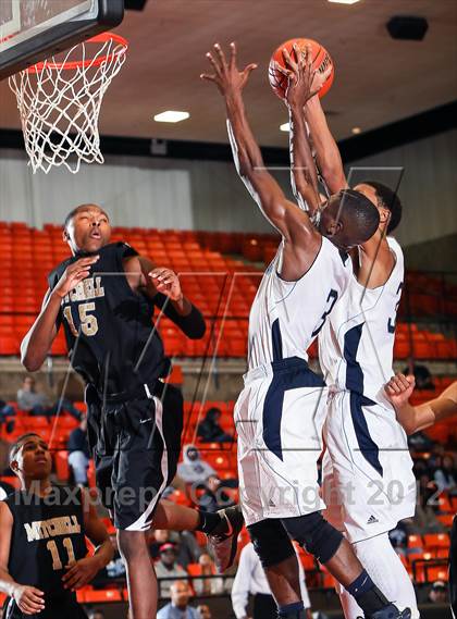 Thumbnail 2 in Mitchell vs. Wyatt [O.D.] (DFW Basketball Challenge) photogallery.