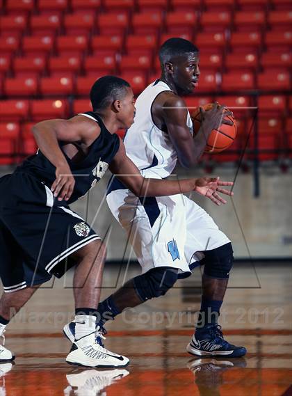 Thumbnail 3 in Mitchell vs. Wyatt [O.D.] (DFW Basketball Challenge) photogallery.