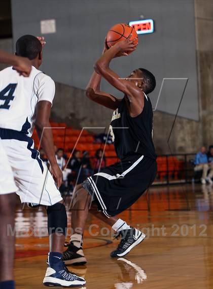 Thumbnail 2 in Mitchell vs. Wyatt [O.D.] (DFW Basketball Challenge) photogallery.