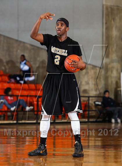 Thumbnail 2 in Mitchell vs. Wyatt [O.D.] (DFW Basketball Challenge) photogallery.