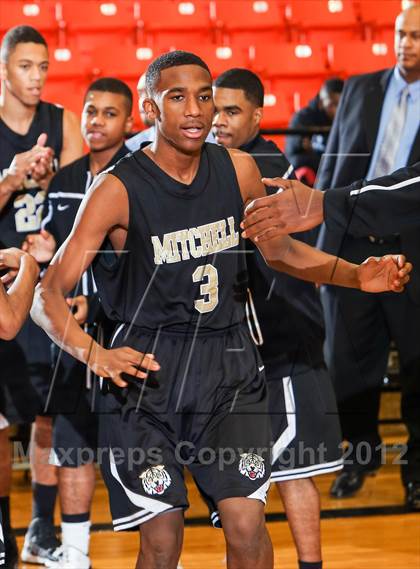 Thumbnail 2 in Mitchell vs. Wyatt [O.D.] (DFW Basketball Challenge) photogallery.
