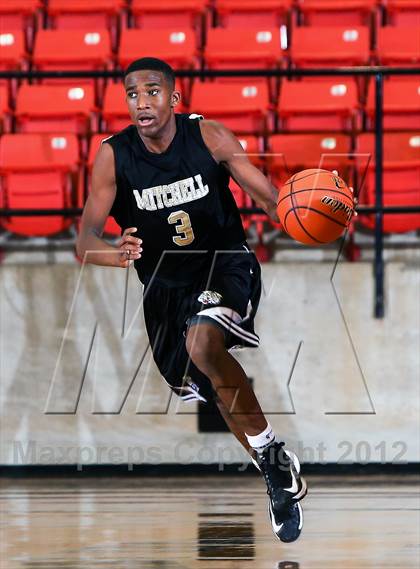 Thumbnail 2 in Mitchell vs. Wyatt [O.D.] (DFW Basketball Challenge) photogallery.