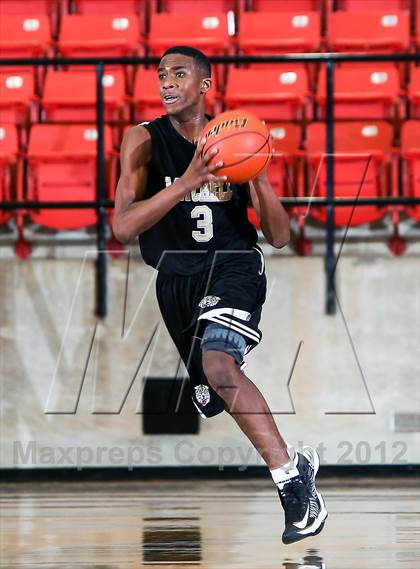 Thumbnail 3 in Mitchell vs. Wyatt [O.D.] (DFW Basketball Challenge) photogallery.