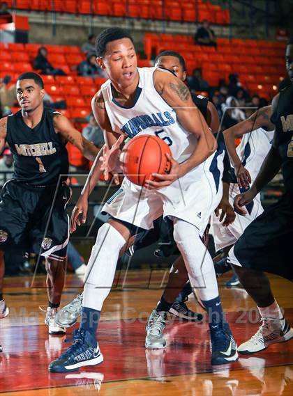 Thumbnail 3 in Mitchell vs. Wyatt [O.D.] (DFW Basketball Challenge) photogallery.