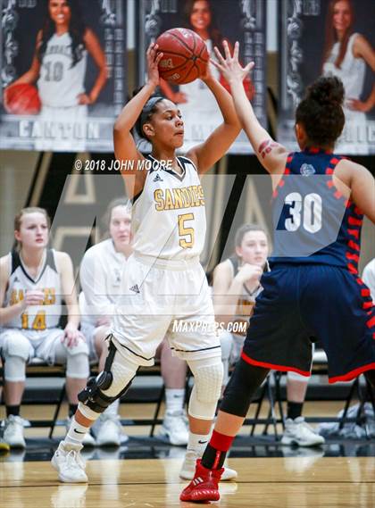 Thumbnail 2 in Amarillo vs. Plainview (UIL Region 3-5A Quarterfinal) photogallery.