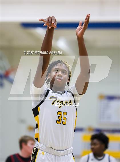 Thumbnail 3 in Edison vs. Centennial photogallery.