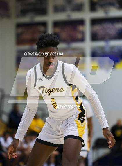 Thumbnail 1 in Edison vs. Centennial photogallery.